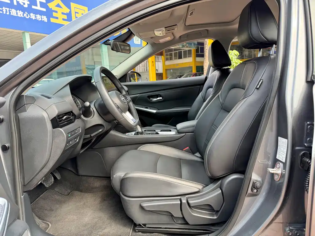 Sylphy Facelift 1.6 L CVT Joy