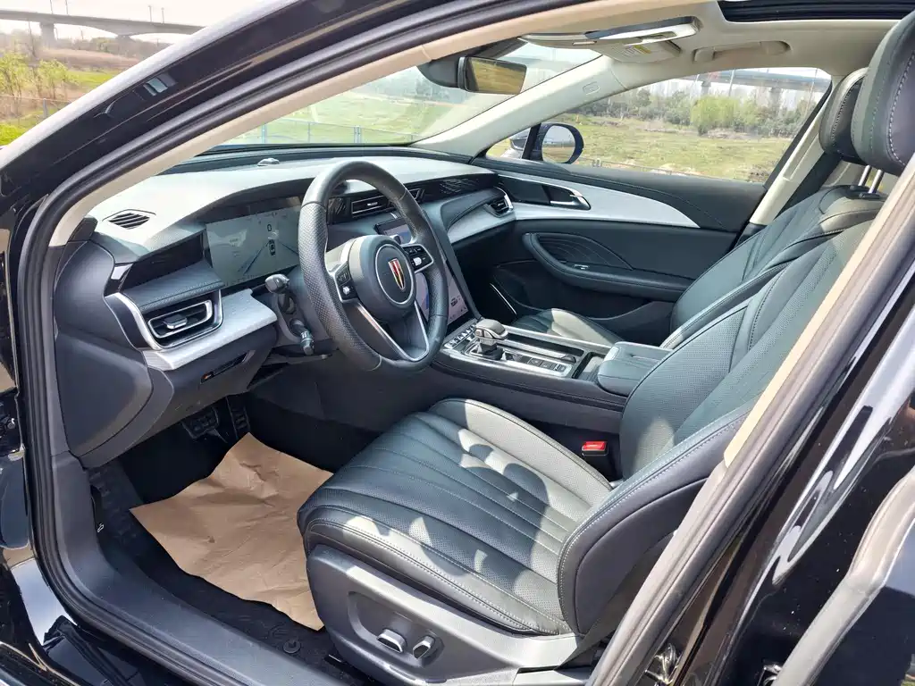 Hongqi H5 2.0 T Auto Connected Flagship
