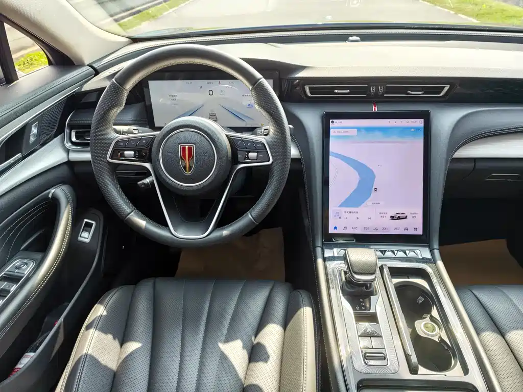 Hongqi H5 2.0 T Auto Connected Flagship