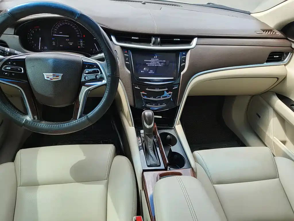 Cadillac XTS 28 T Tech