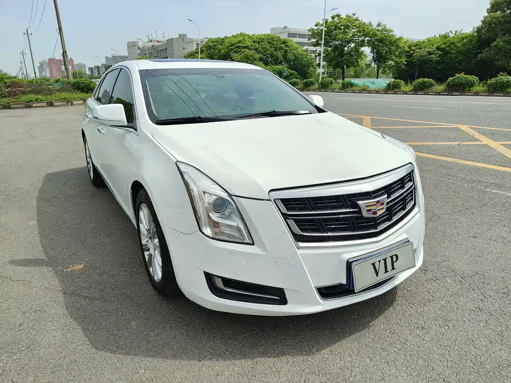 Cadillac XTS 28 T Tech