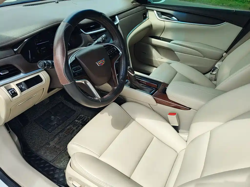 Cadillac XTS 28 T Tech