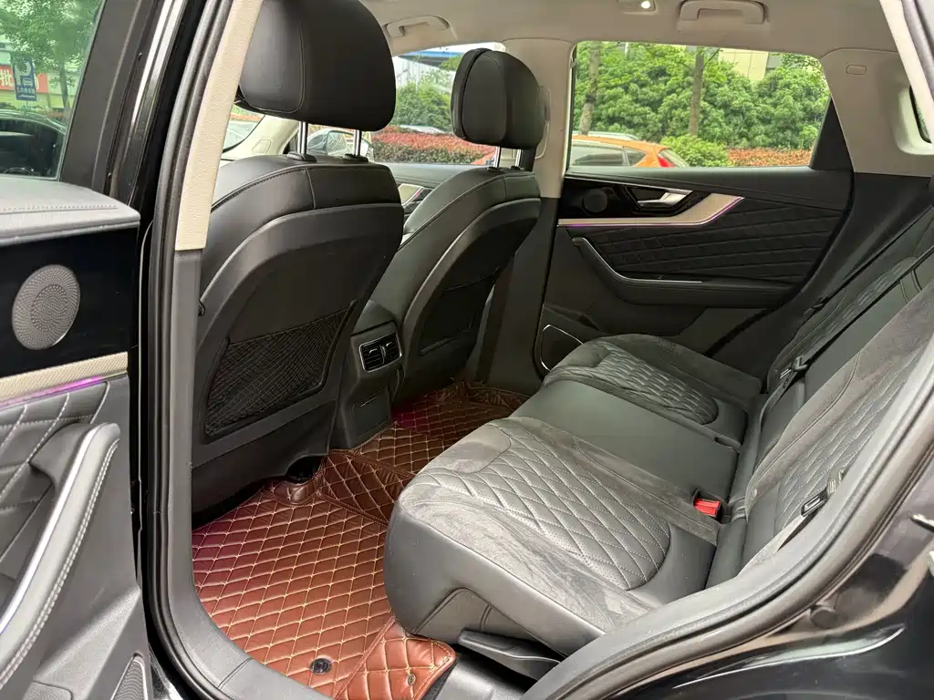Hongqi HS5 2.0 T Connected Flagship Enjoyment 4 WD