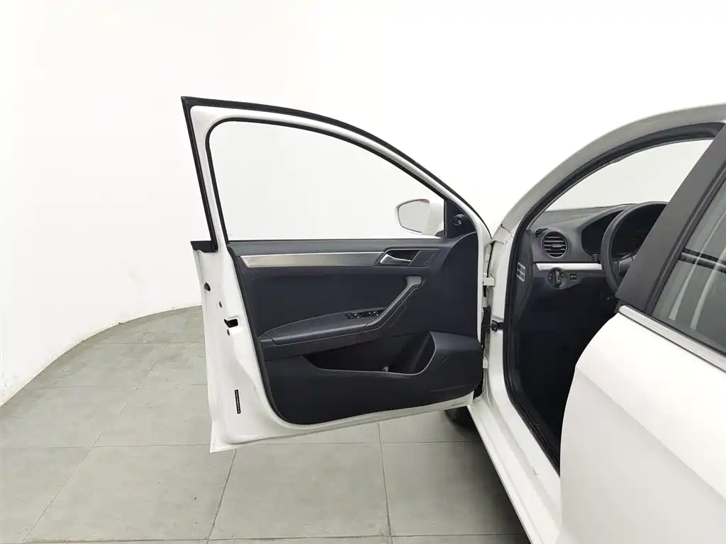 Jetta 1.4 L Manual Fashion