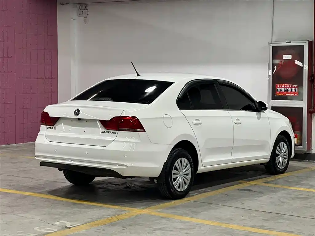 Santana 1.5 L Manual Style