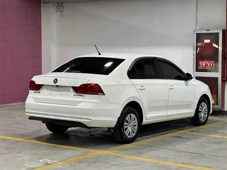 Volkswagen Santana 1.5 L Manual Style