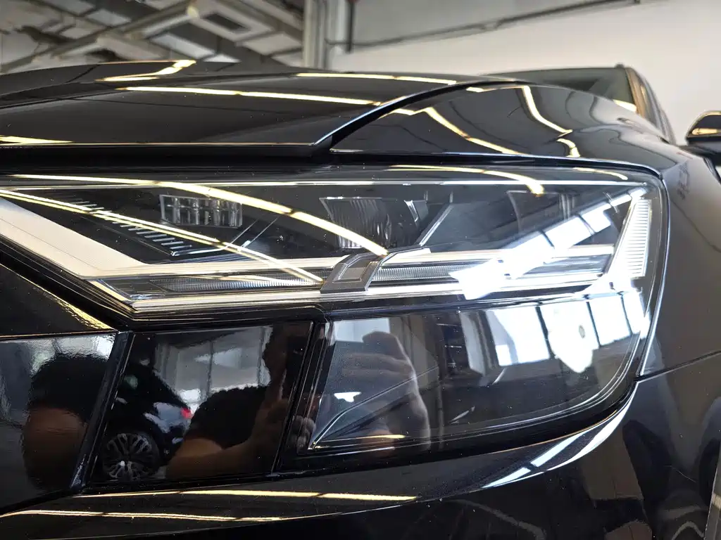 Audi Q8 奥迪Q8 2019款 45 TFSI 臻选动感型
