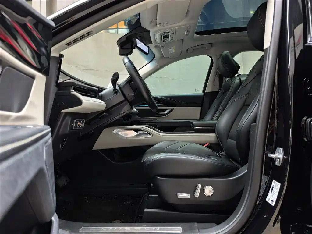 Nautilus 2.0 T 4 WD Premium