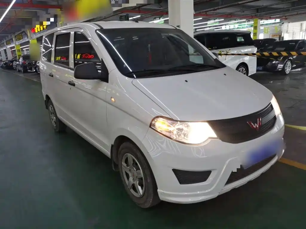 Wuling Hongguang 1.2 L S Basic CN-VI LSI