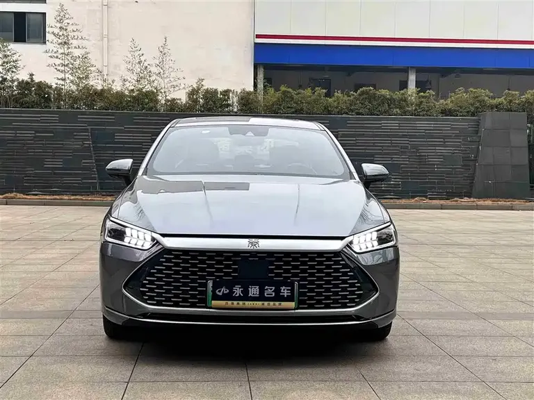 BYD Qin PLUS Glory DM-i 120 KM Outstanding