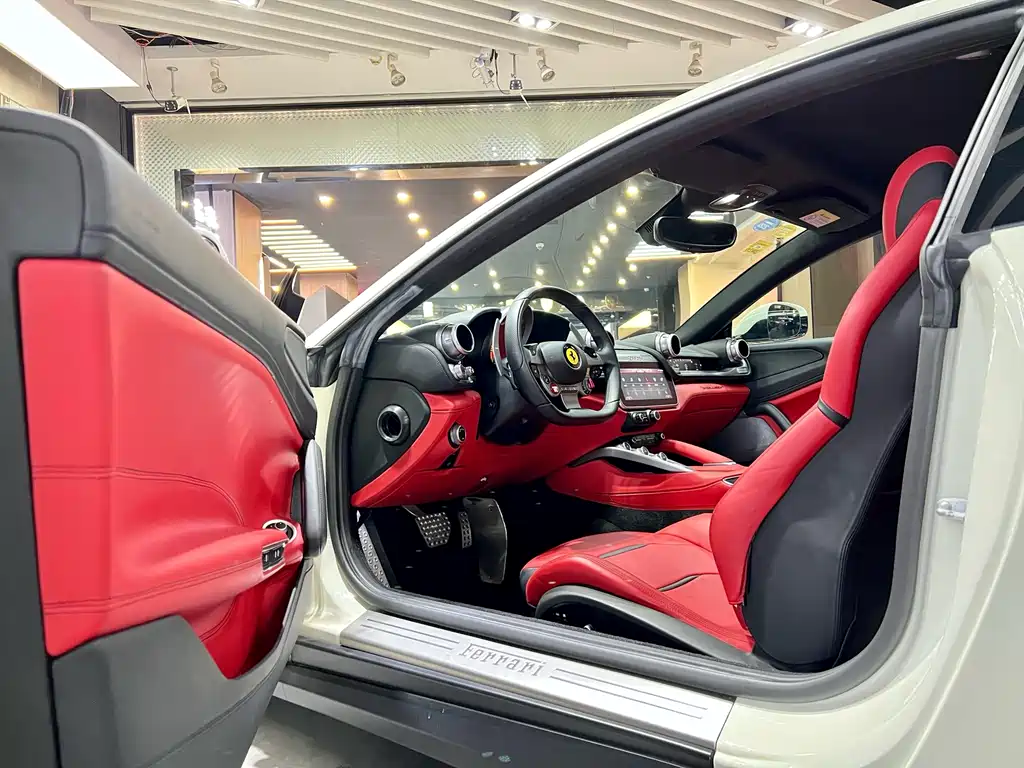 GTC4 Lusso 3.9 T V8