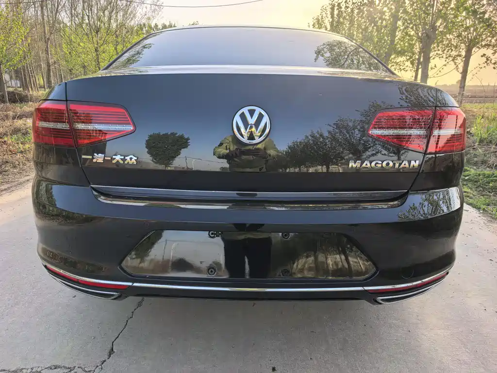 Magotan 330 TSI DSG Luxury