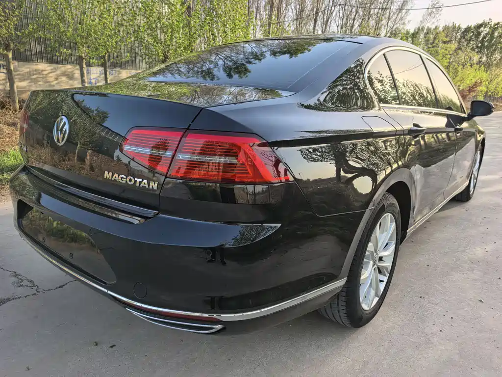 Magotan 330 TSI DSG Luxury