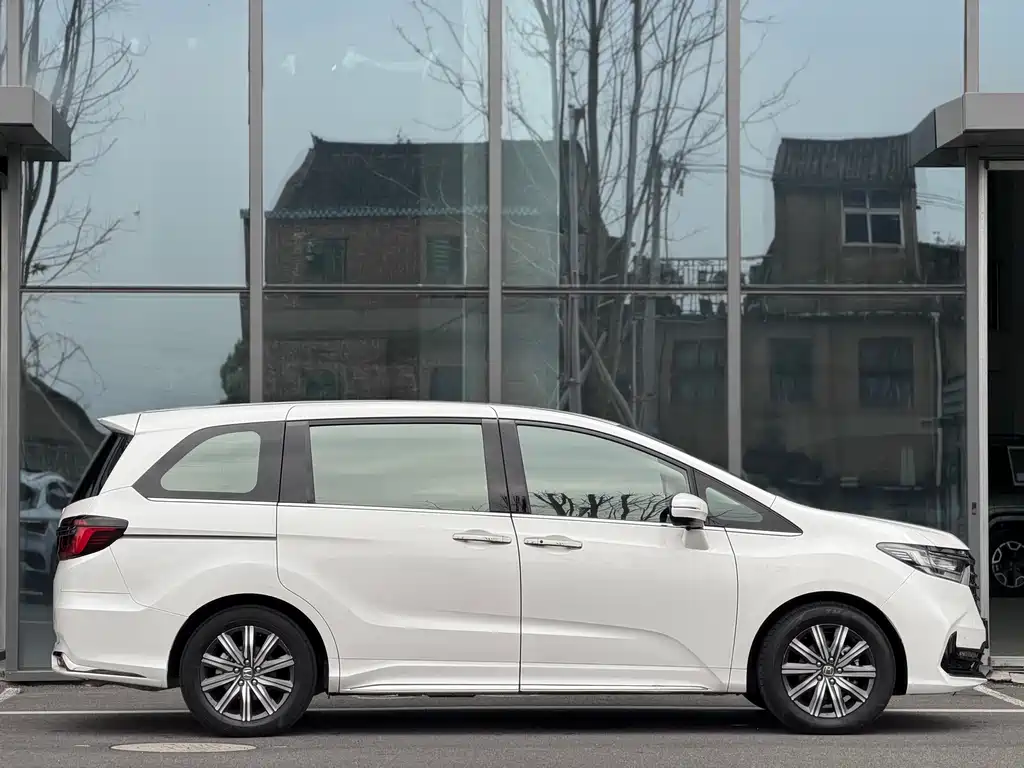 Odyssey 2.0 L e:HEV Sharp· Joy