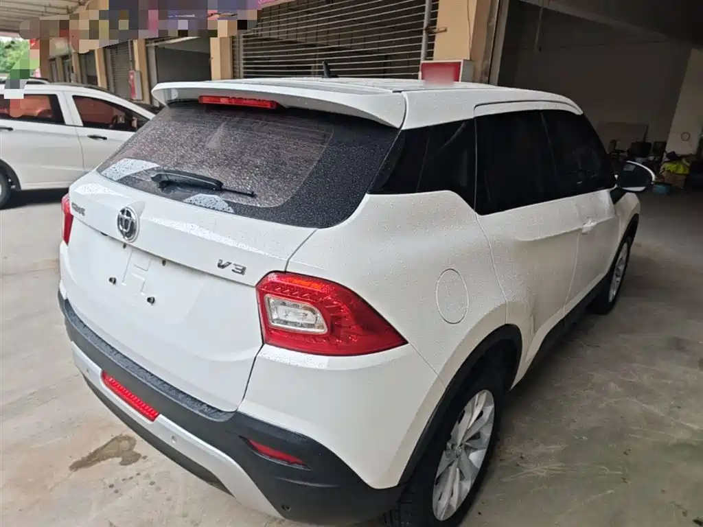 Brilliance V3 中华V3 2016款 1.5 L 手动智能型