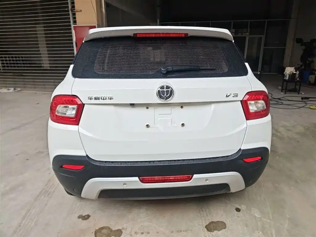 Brilliance V3 中华V3 2016款 1.5 L 手动智能型