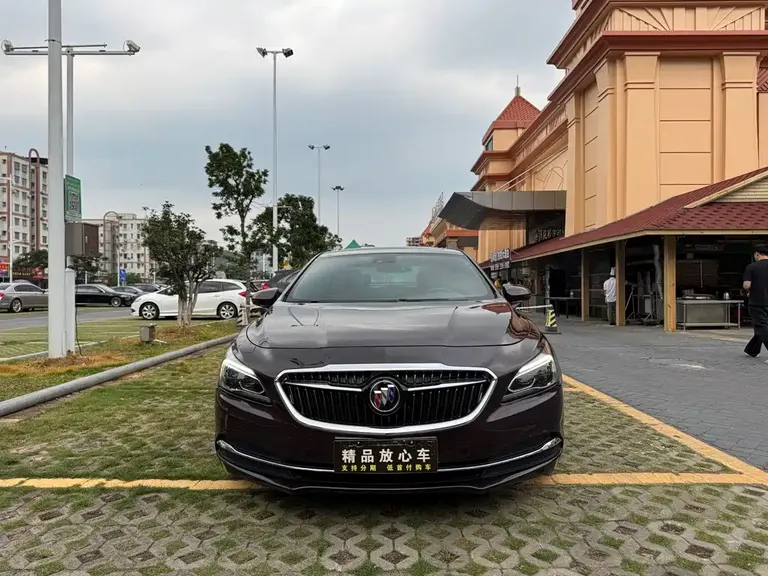 Buick LaCrosse 28 T Luxury