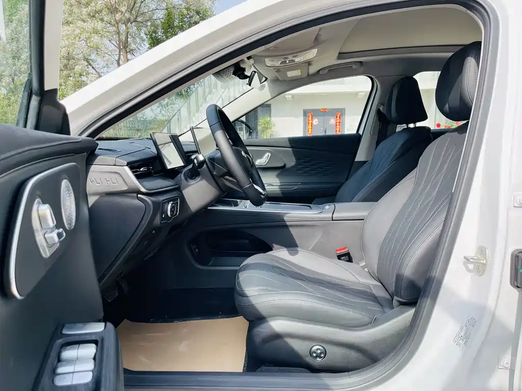 Fengyun A8 L 1.5 TGDI 145 km Luxury
