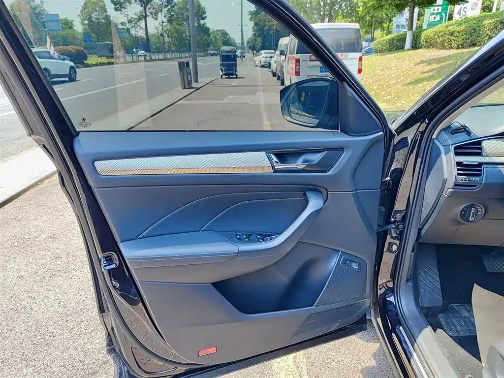 Kodiaq 柯迪亚克 2022款 TSI330 5座两驱尊享版