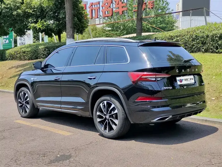 Skoda Kodiaq 柯迪亚克 2022款 TSI330 5座两驱尊享版