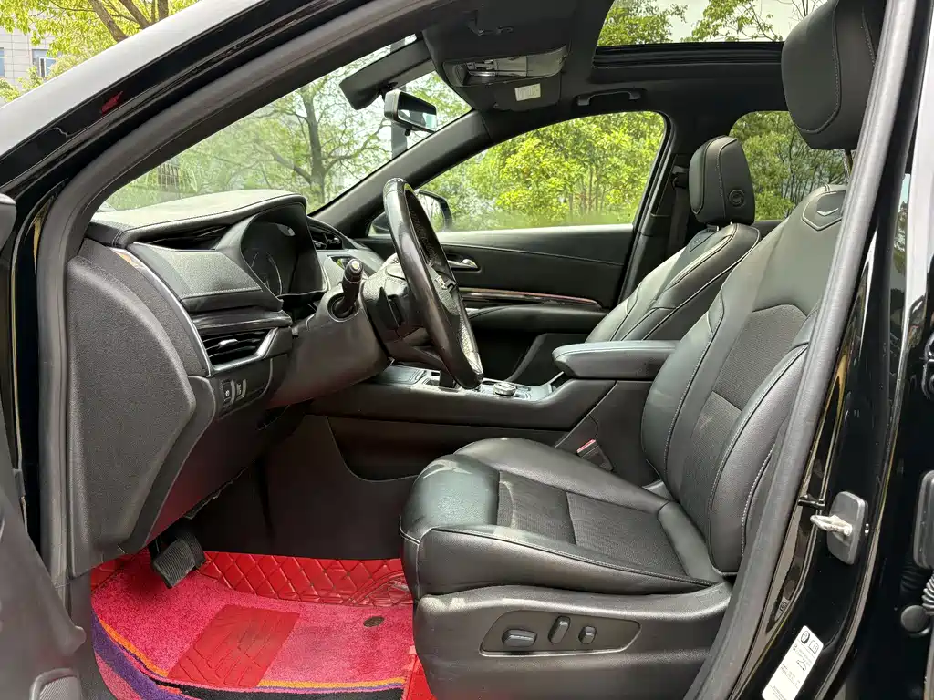 Cadillac XT4 28 T 2 WD Tech
