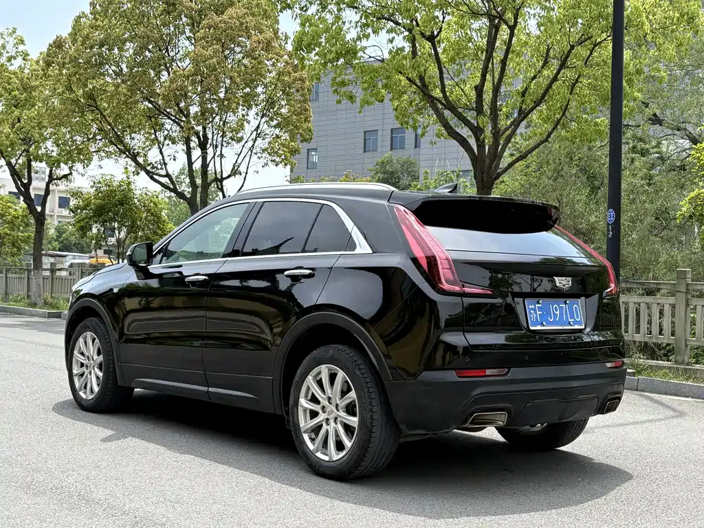 Cadillac XT4 28 T 2 WD Tech