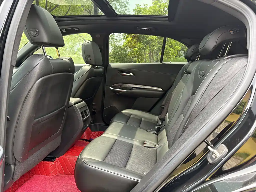 Cadillac XT4 28 T 2 WD Tech