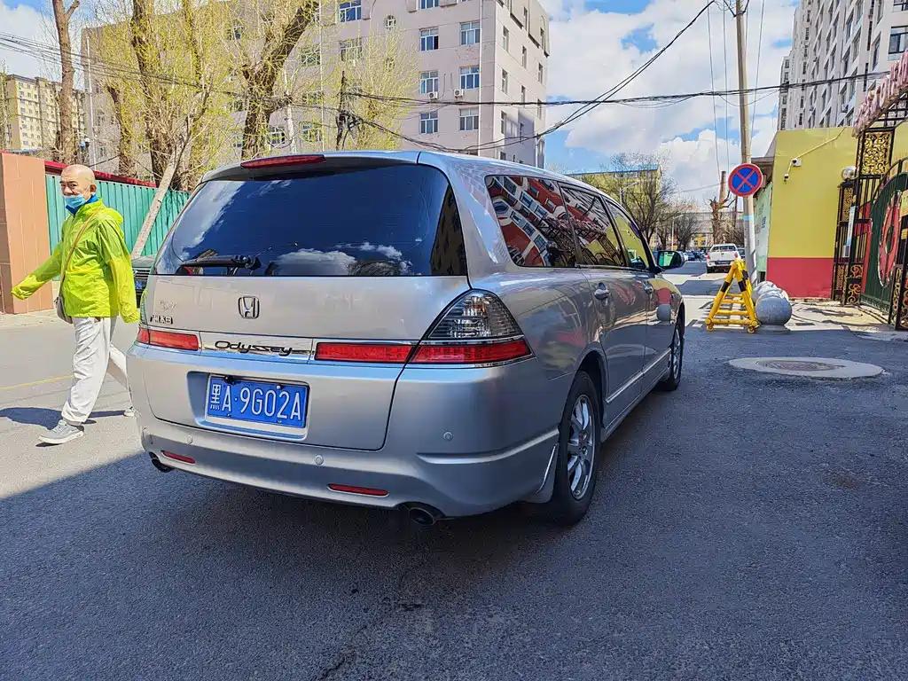 Odyssey 2.4 L Luxury