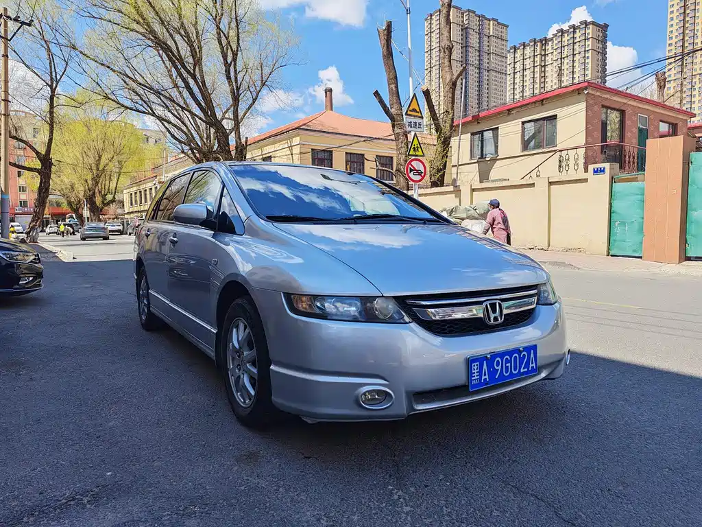 Odyssey 2.4 L Luxury