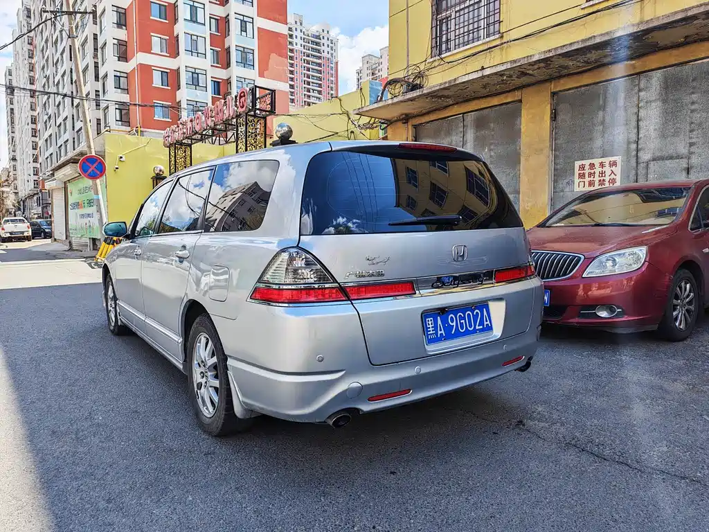 Odyssey 2.4 L Luxury