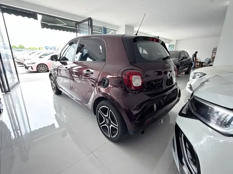 smart forfour smart forfour 2016款 0.9 T 66千瓦极致版