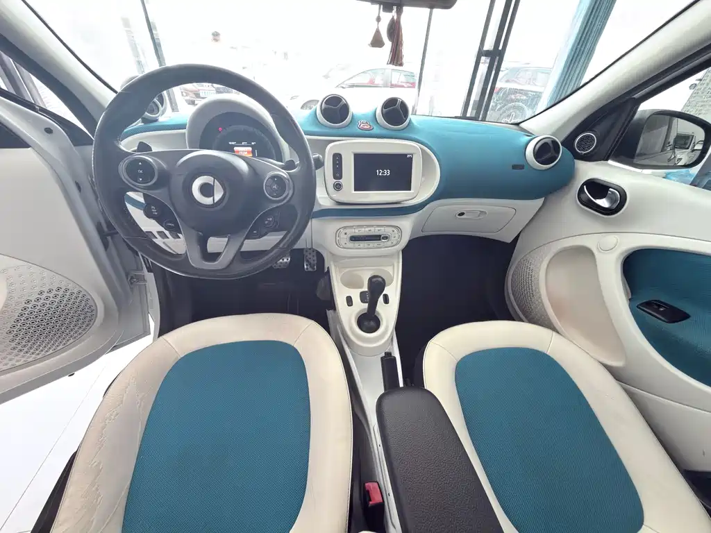 smart forfour smart forfour 2016款 0.9 T 66千瓦极致版