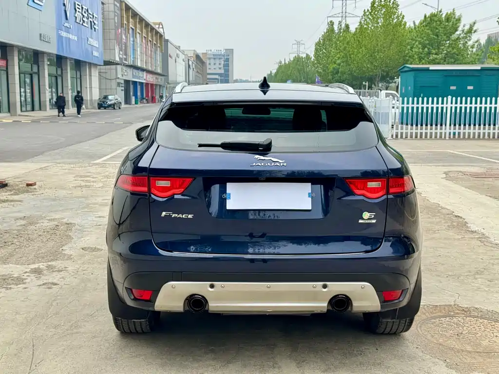 Jaguar F-PACE 2.0 T 2 WD Urban Premium