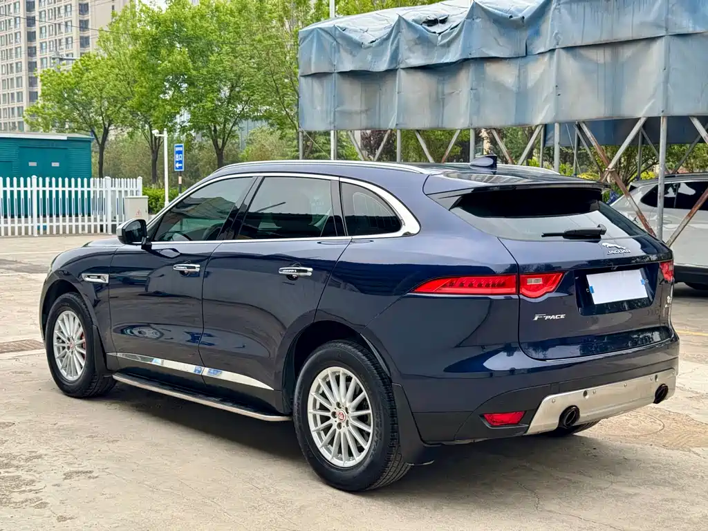 Jaguar F-PACE 2.0 T 2 WD Urban Premium
