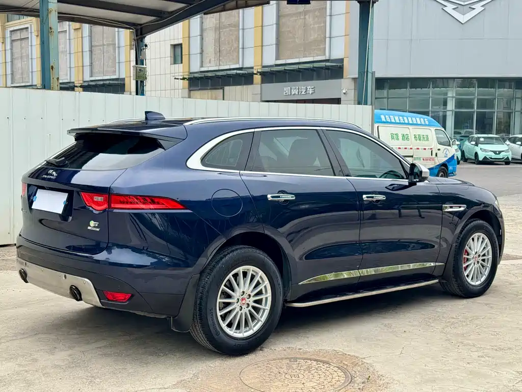 Jaguar F-PACE 2.0 T 2 WD Urban Premium