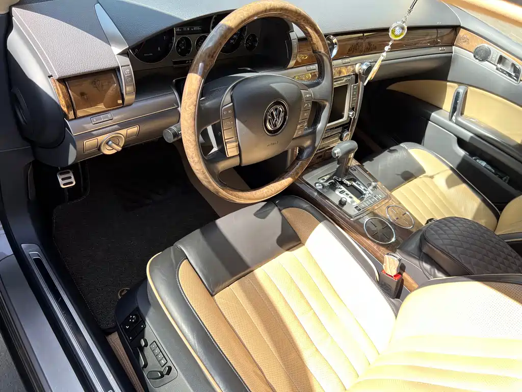 Phaeton 辉腾 2012款 3.0 L 精英定制型