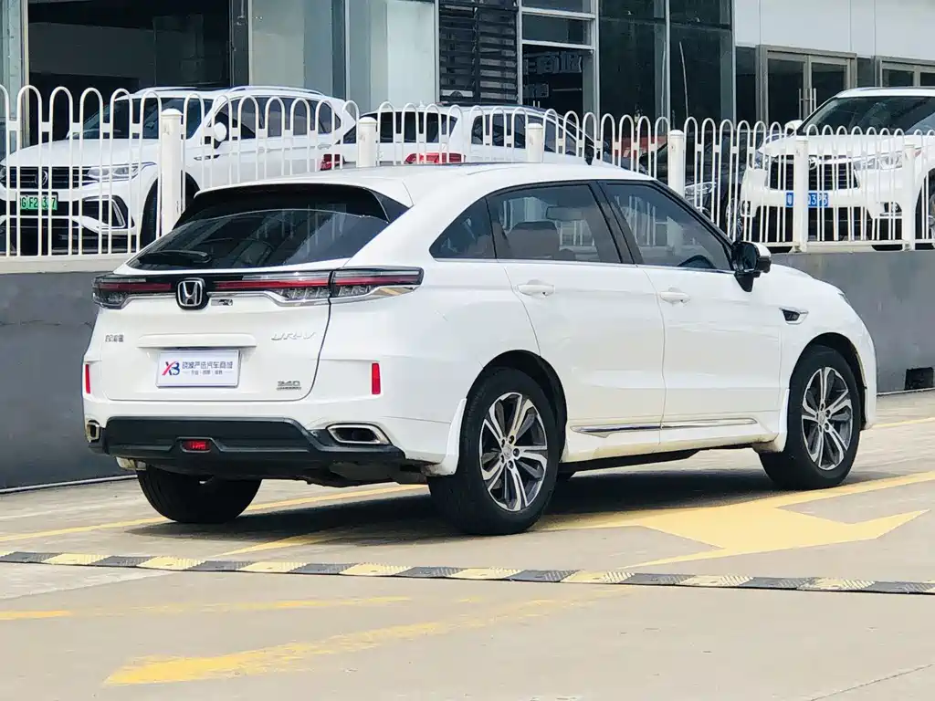 Honda UR-V 240 TURBO 2 WD Elegant