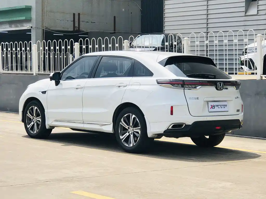 Honda UR-V 240 TURBO 2 WD Elegant