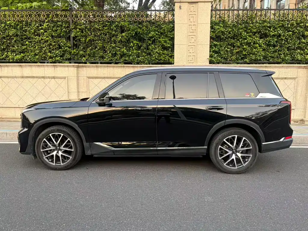 GAC Trumpchi GS8 Navigator Series 2.0 TGDI 2 WD Luxury Connected (7-seat)
