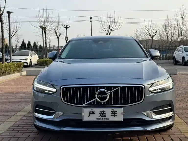 Volvo S90 T4 Smart Travel Luxury