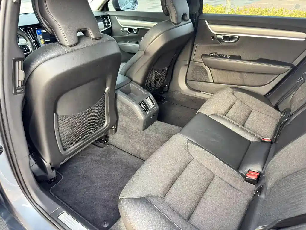 Volvo S90 T4 Smart Travel Luxury