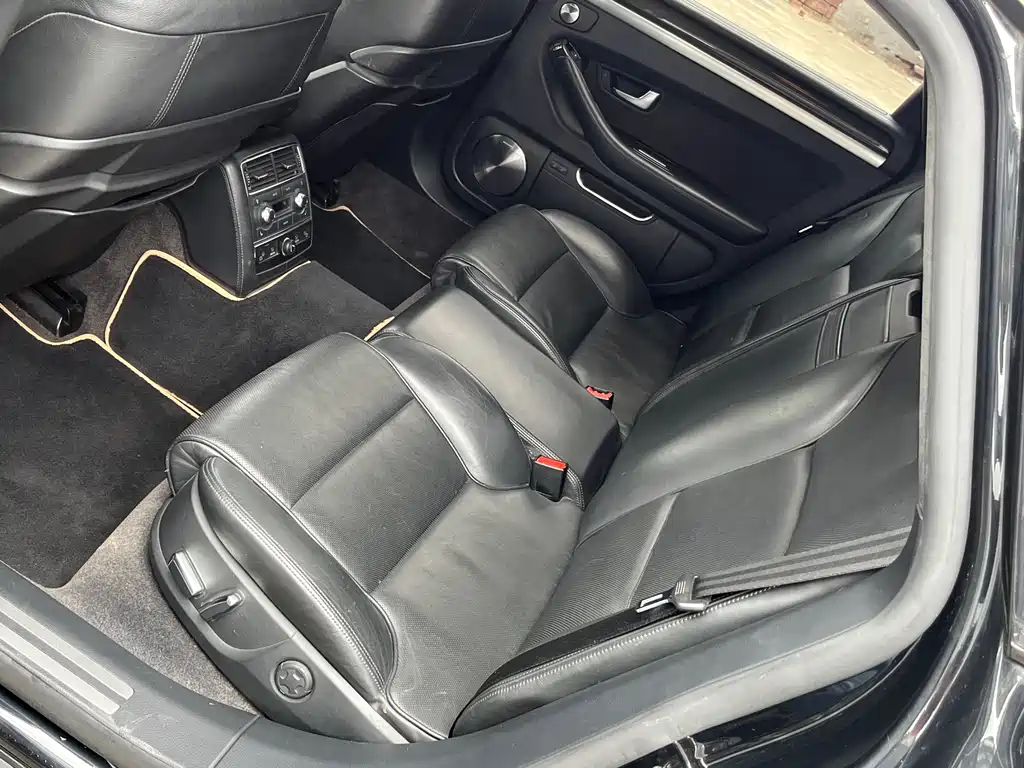 Audi S8 S8 5.2 FSI quattro