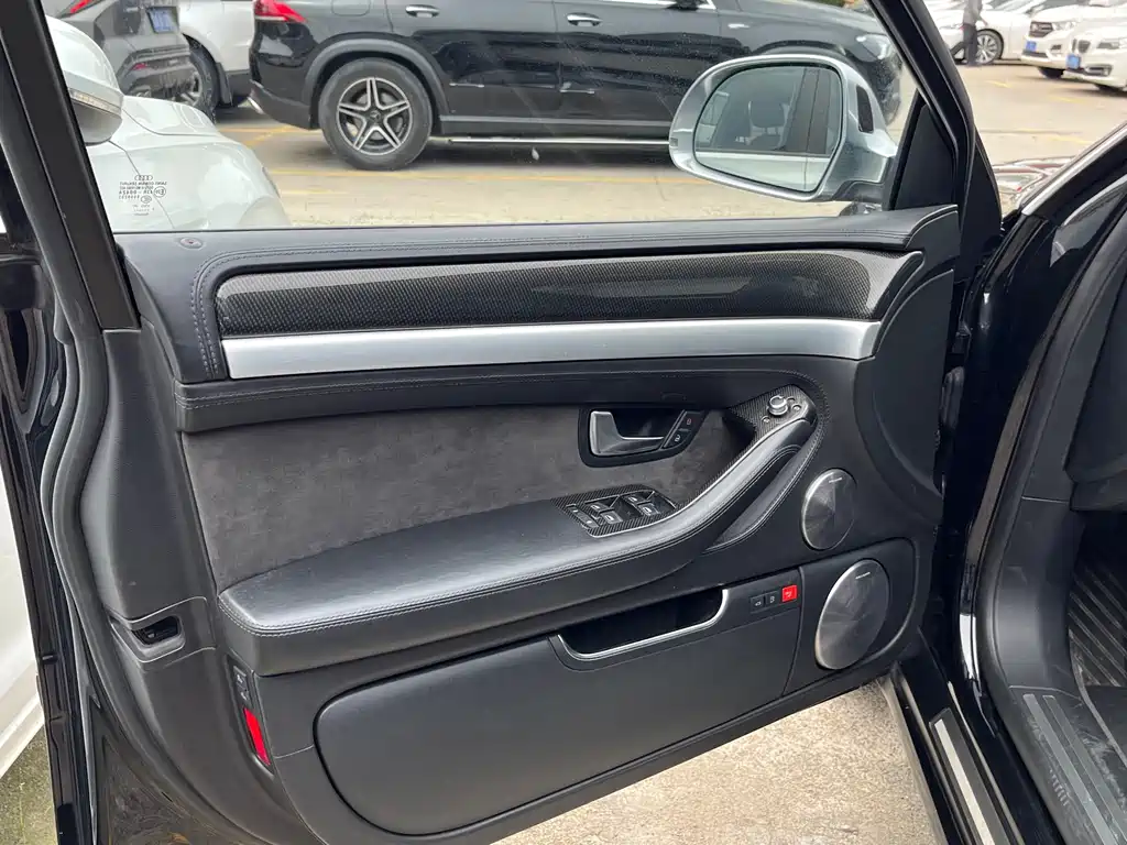 Audi S8 S8 5.2 FSI quattro