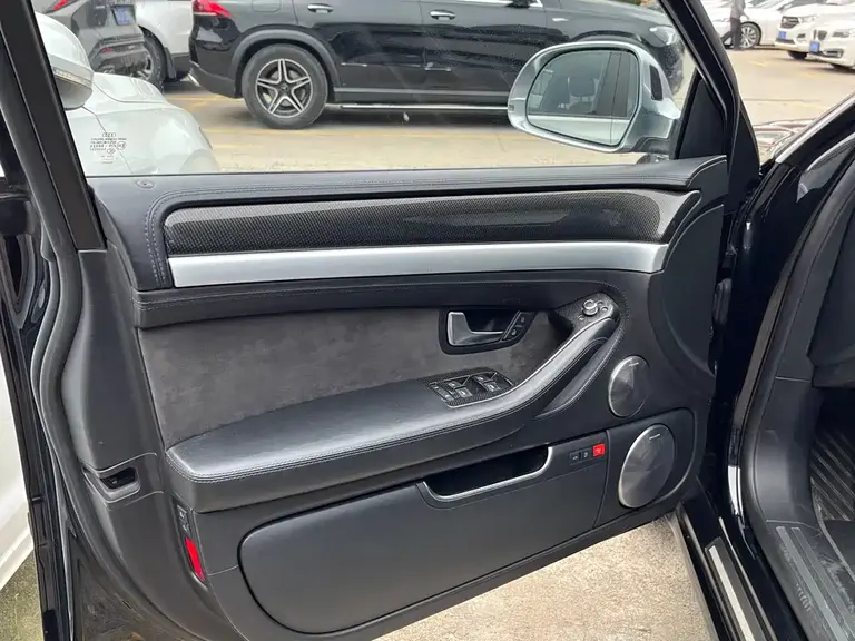 Audi S8 S8 5.2 FSI quattro
