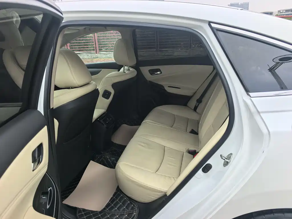 Spirior 2.4 L Distinguished