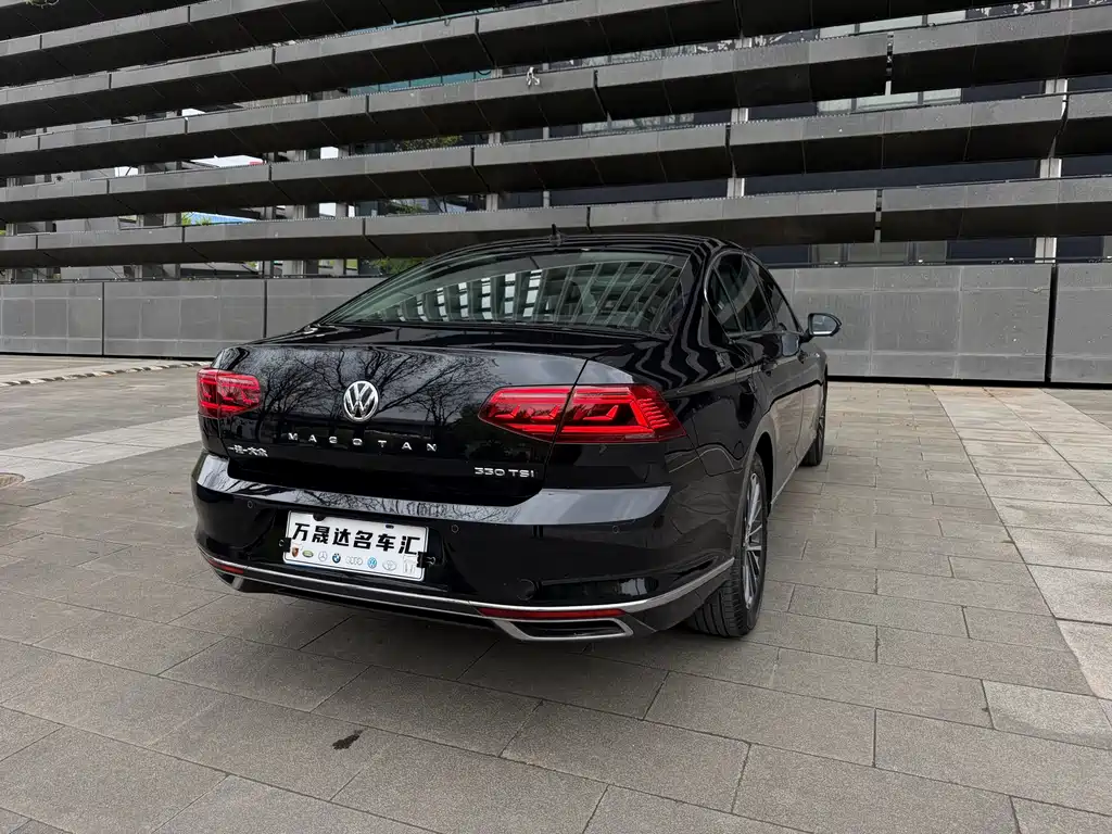 Magotan 330 TSI DSG Luxury