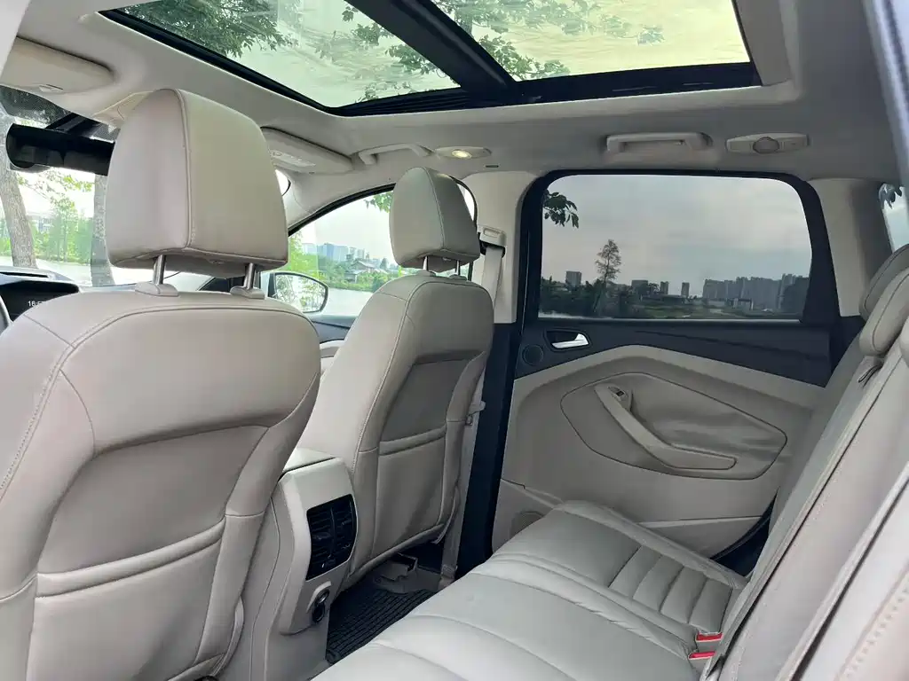 Kuga 2.0 L GTDi 4 WD Elite