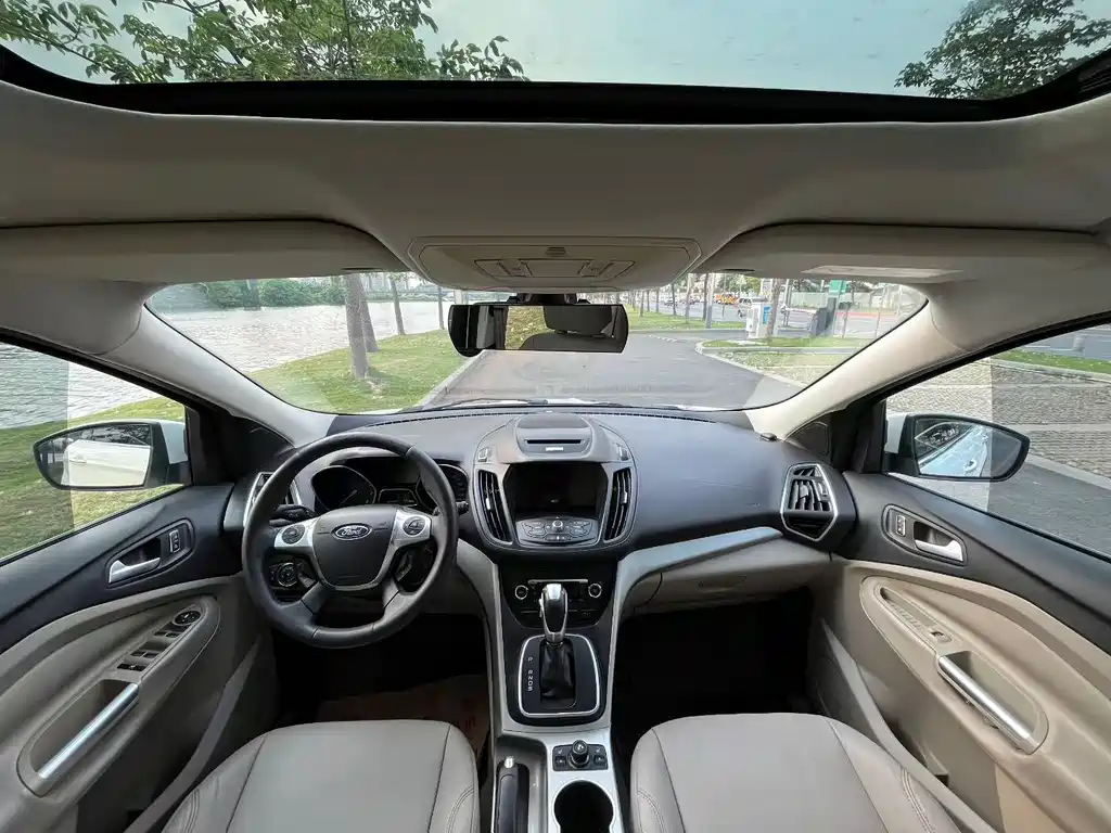 Kuga 2.0 L GTDi 4 WD Elite