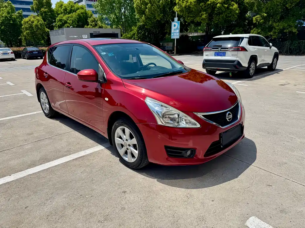 Tiida 1.6 L CVT Luxury