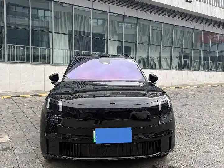 Lynk & Co 900 2.0 T Explorer